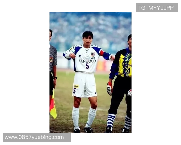 探寻中国足球的传奇人物与范志毅相似的足球明星们的故事与成就