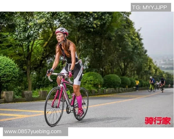 足球明星骑行挑战精彩瞬间合集带你领略运动魅力与激情